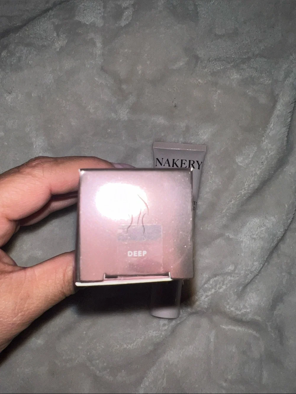 Plumping Velvet Serum-Infused Foundation — Deep